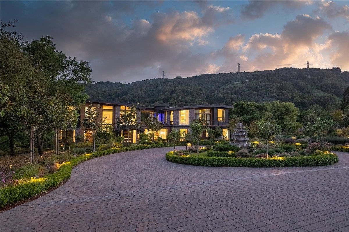 Exterior, Facade, French Provincial