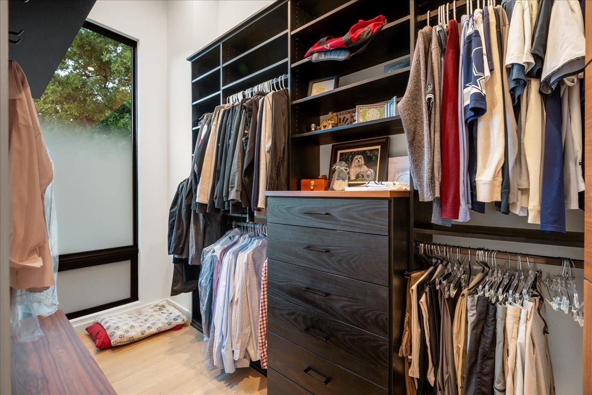 Interior, Walk-in Closets, Wood Texture Flooring