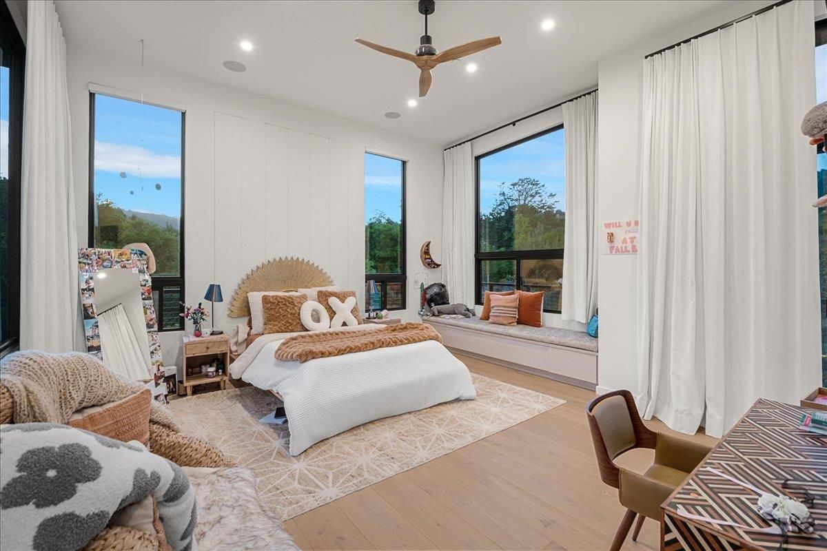 Bedroom, Interior, Living room, Recessed Lighting, Wood Texture Flooring