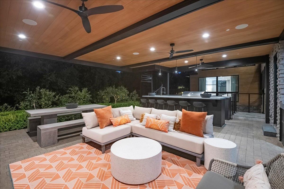 Exterior, Living room, Outdoor Kitchen, Recessed Lighting