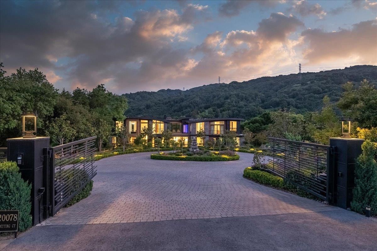 Backyard, Exterior, Facade, None