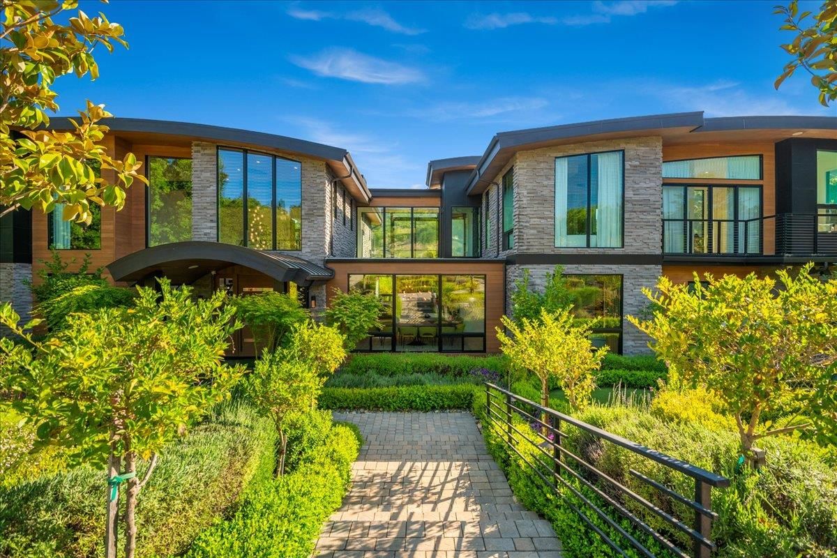 Exterior, Facade, Brick Facade, Modern