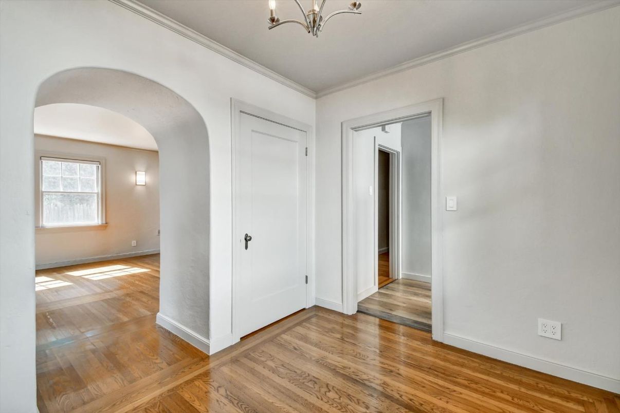 Chandelier, Empty room, Interior, Wood Texture Flooring