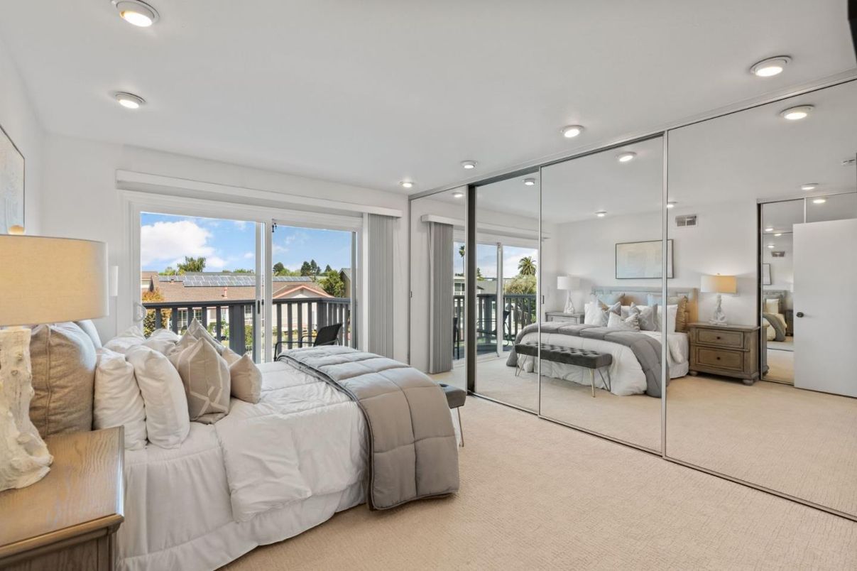 Bedroom, Interior, Recessed Lighting, Water