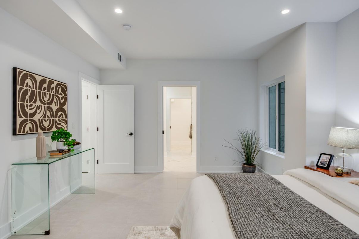 Bedroom, Interior, Recessed Lighting