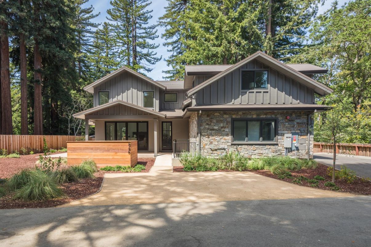 Exterior, Facade, Farmhouse