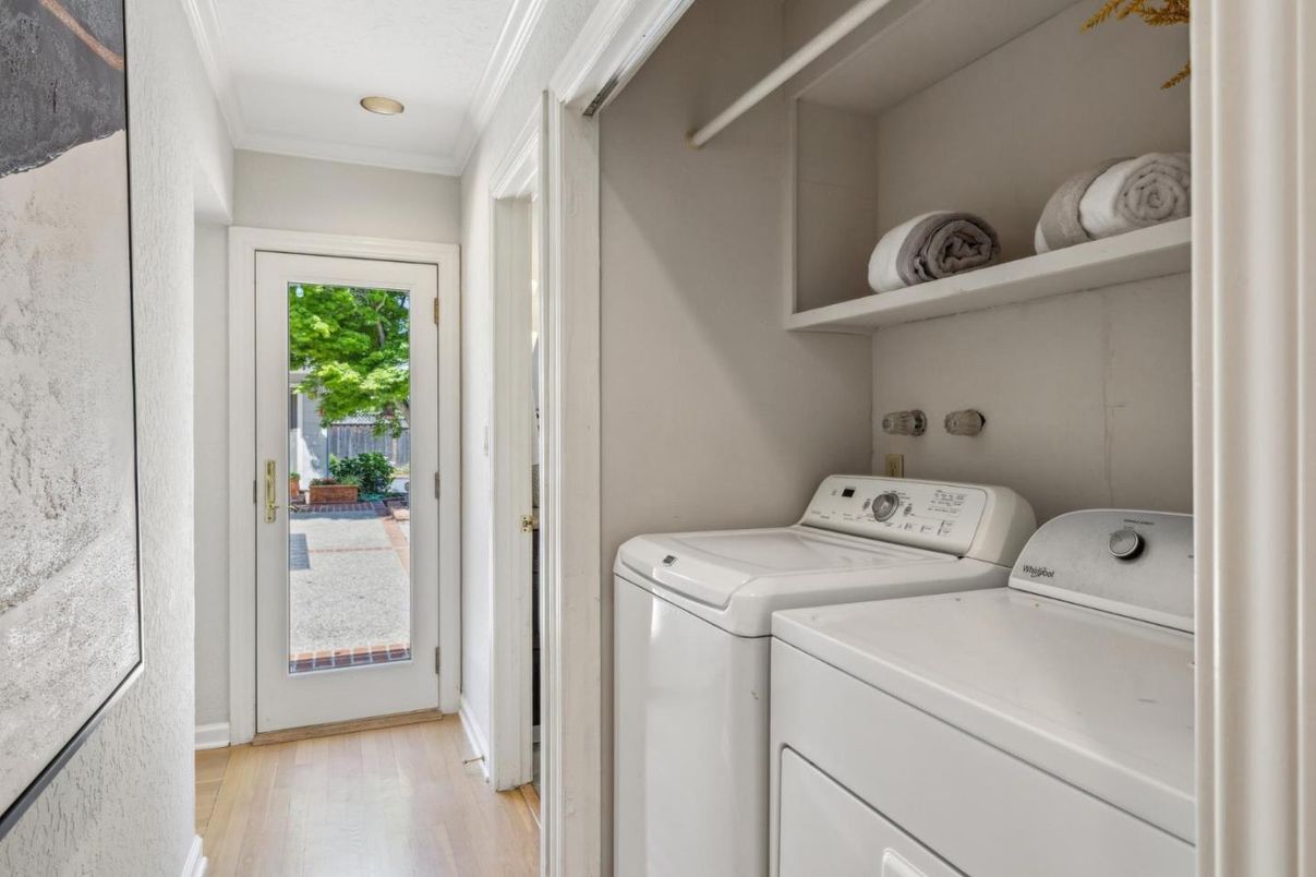 Interior, Recessed Lighting, Utility Closets, Washer, Wood Texture Flooring