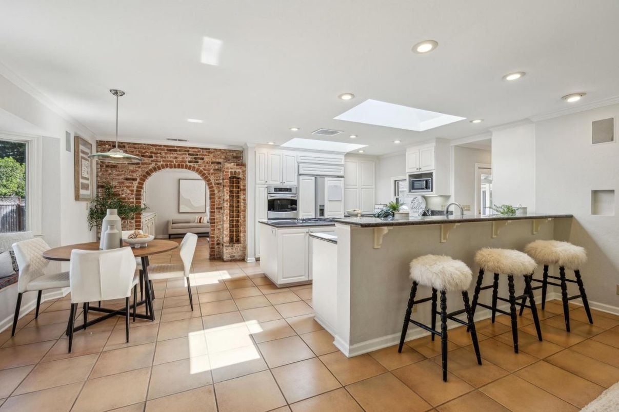 Dining room, Interior, Kitchen, Pendant Lights, Recessed Lighting, Stainless Steel Appliances, Stone Walls