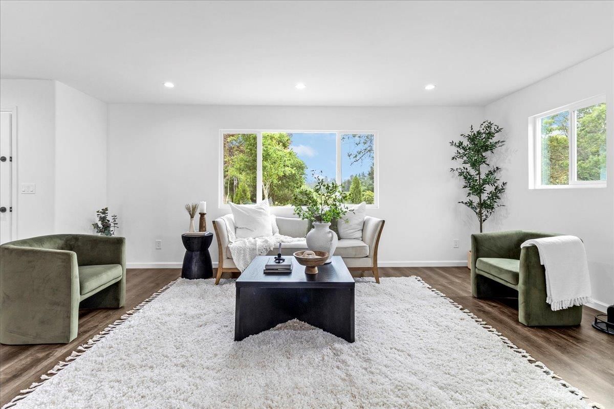 Interior, Living room, Recessed Lighting, Wood Texture Flooring