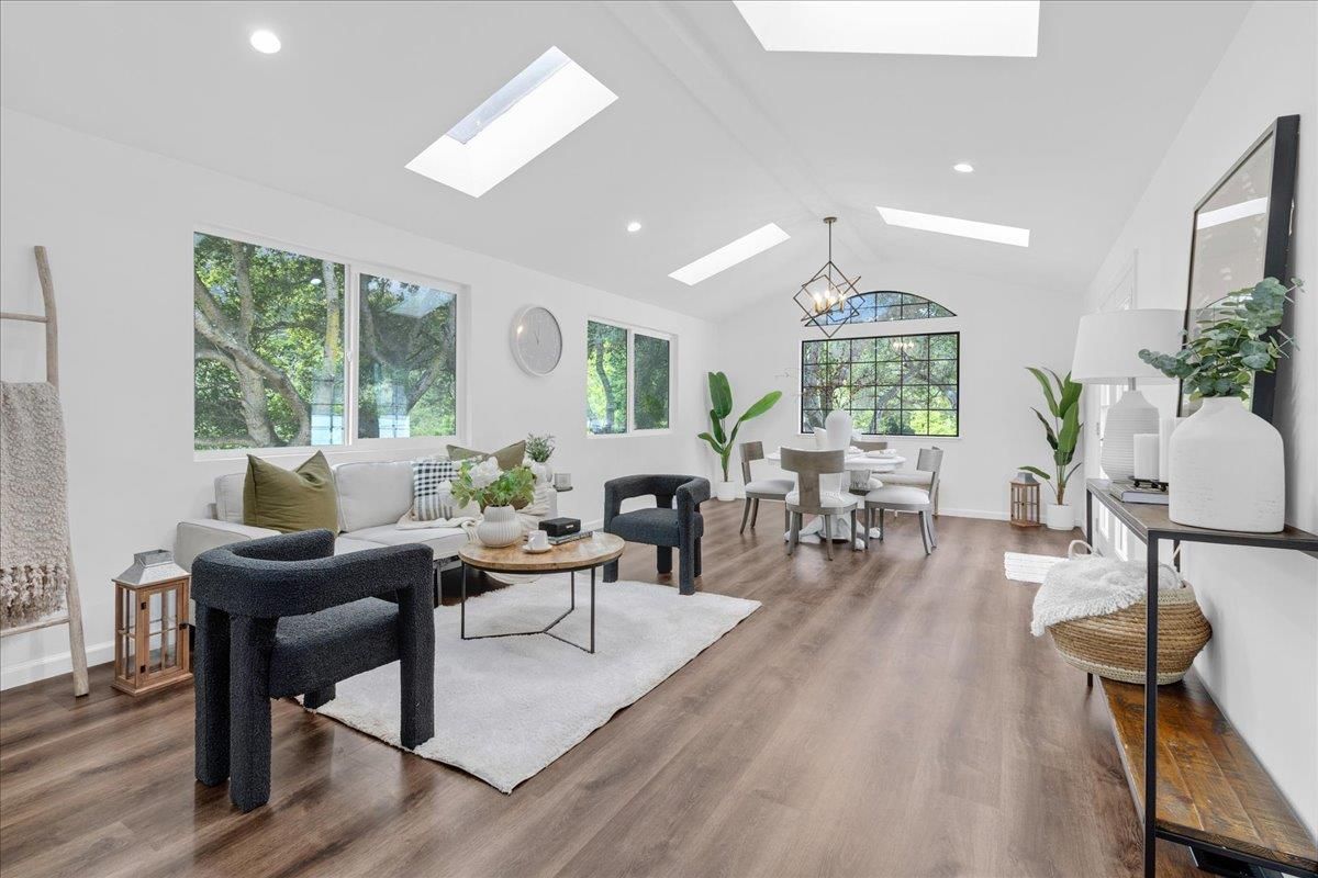 Chandelier, Dining room, Interior, Living room, Recessed Lighting, Wood Texture Flooring