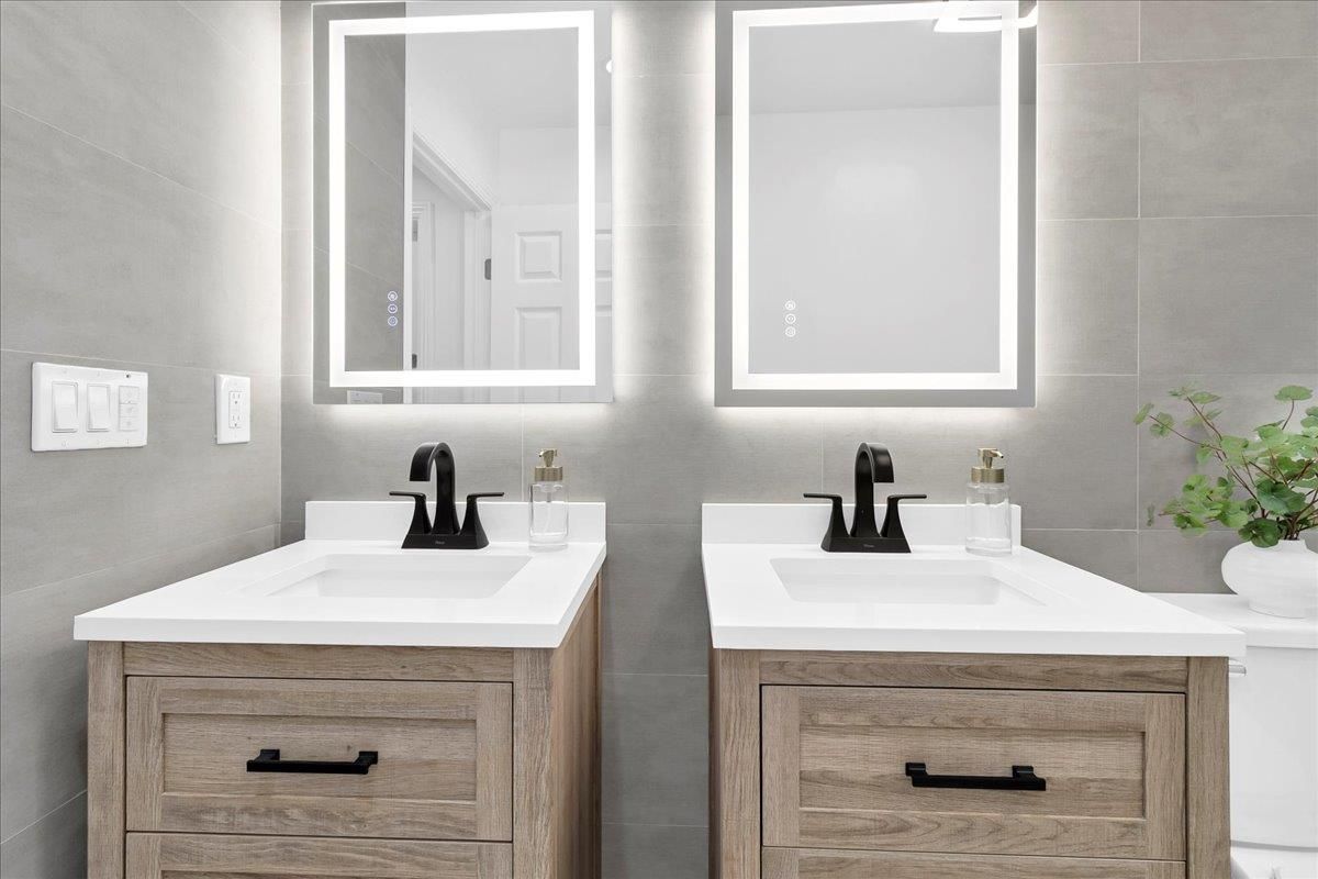 Bathroom, Dual Sink Vanities, Interior