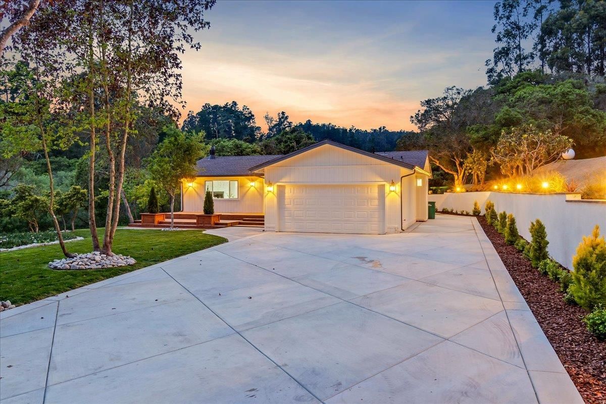 Backyard, Detached Garage, Exterior