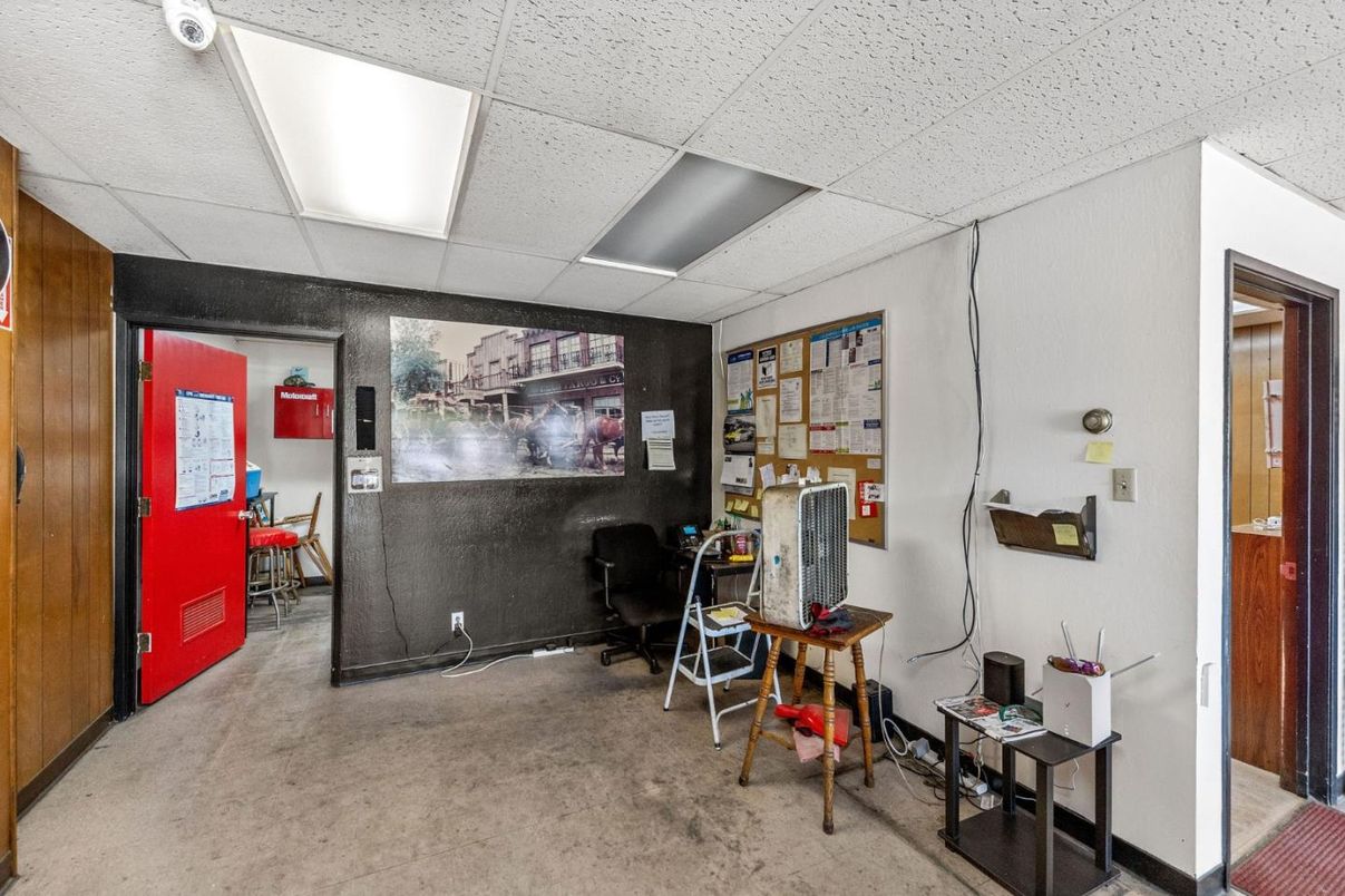 Interior, Wooden Walls