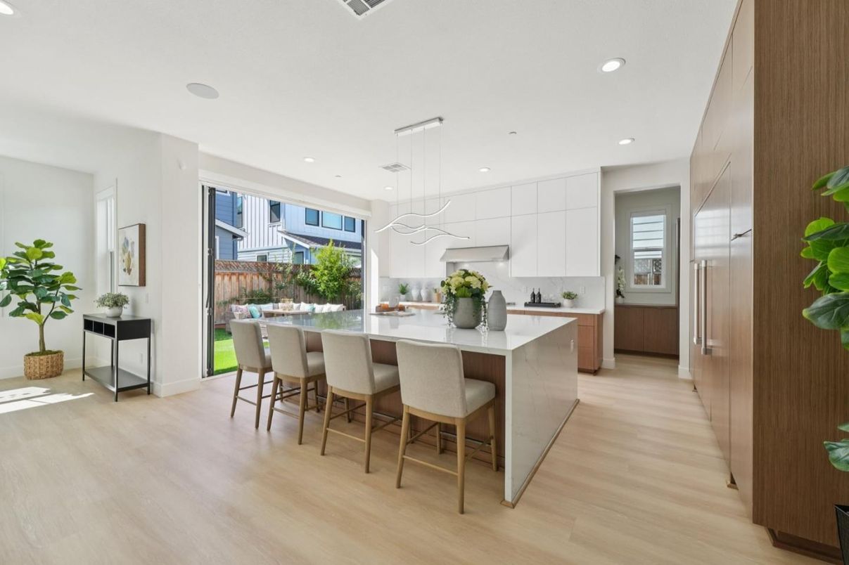 Dining room, Interior, Kitchen, Pendant Lights, Recessed Lighting, Wood Texture Flooring