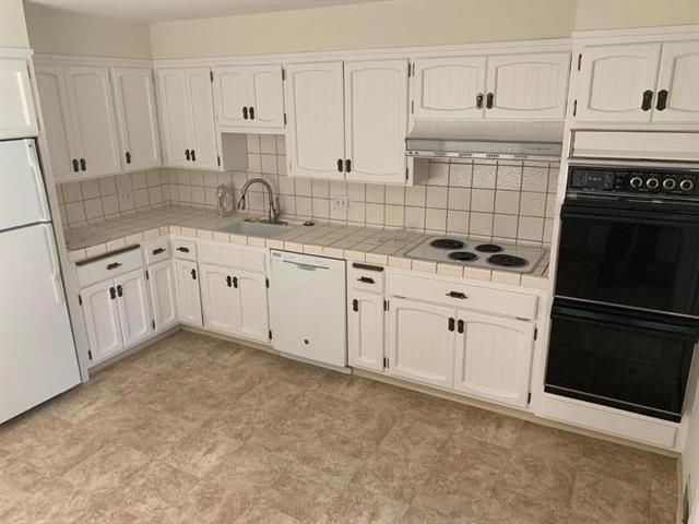 Interior, Kitchen, Tile Countertops