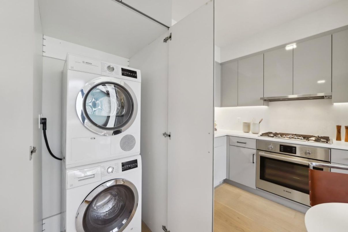 Interior, Kitchen, Utility Closets, Washer, Wood Texture Flooring