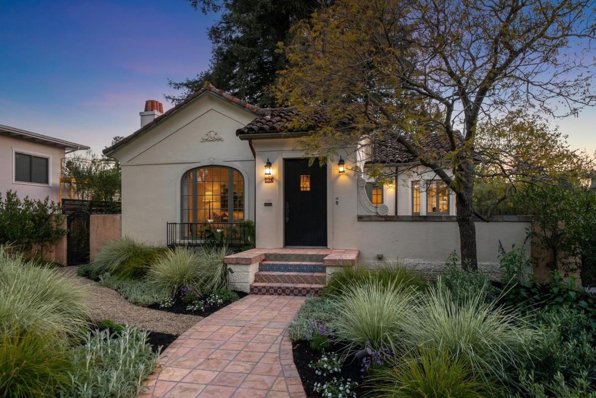 Backyard, Exterior, Facade, Spanish Mediterranean