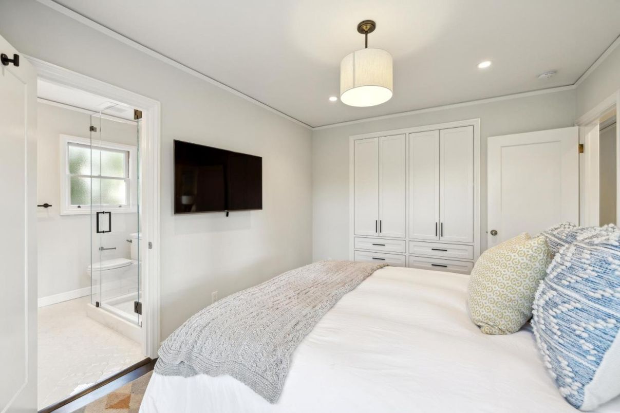 Bedroom, Interior, Pendant Lights, Recessed Lighting