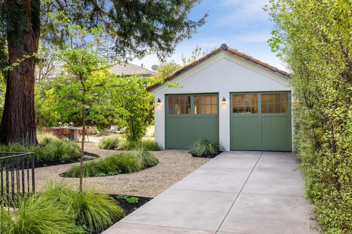 Detached Garage, Exterior