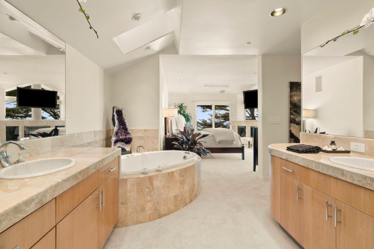 Bathroom, Bedroom, Dual Sink Vanities, Interior, Recessed Lighting