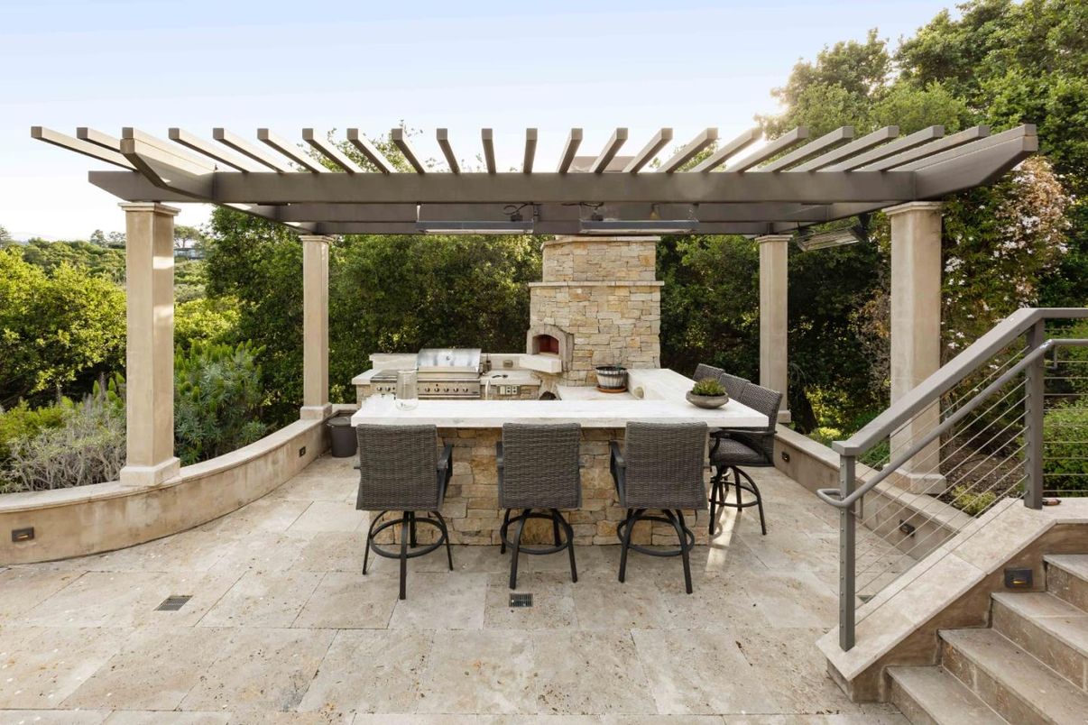 Exterior, Outdoor Kitchen