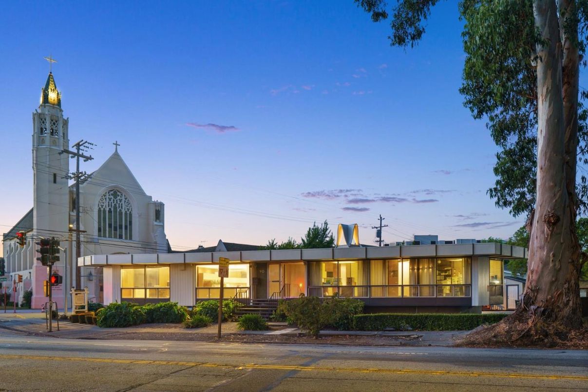 Exterior, Facade, Farmhouse