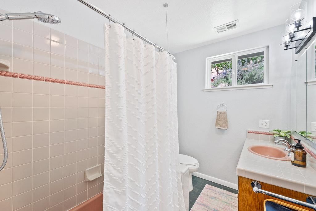 Bathroom, Interior, Tile Countertops