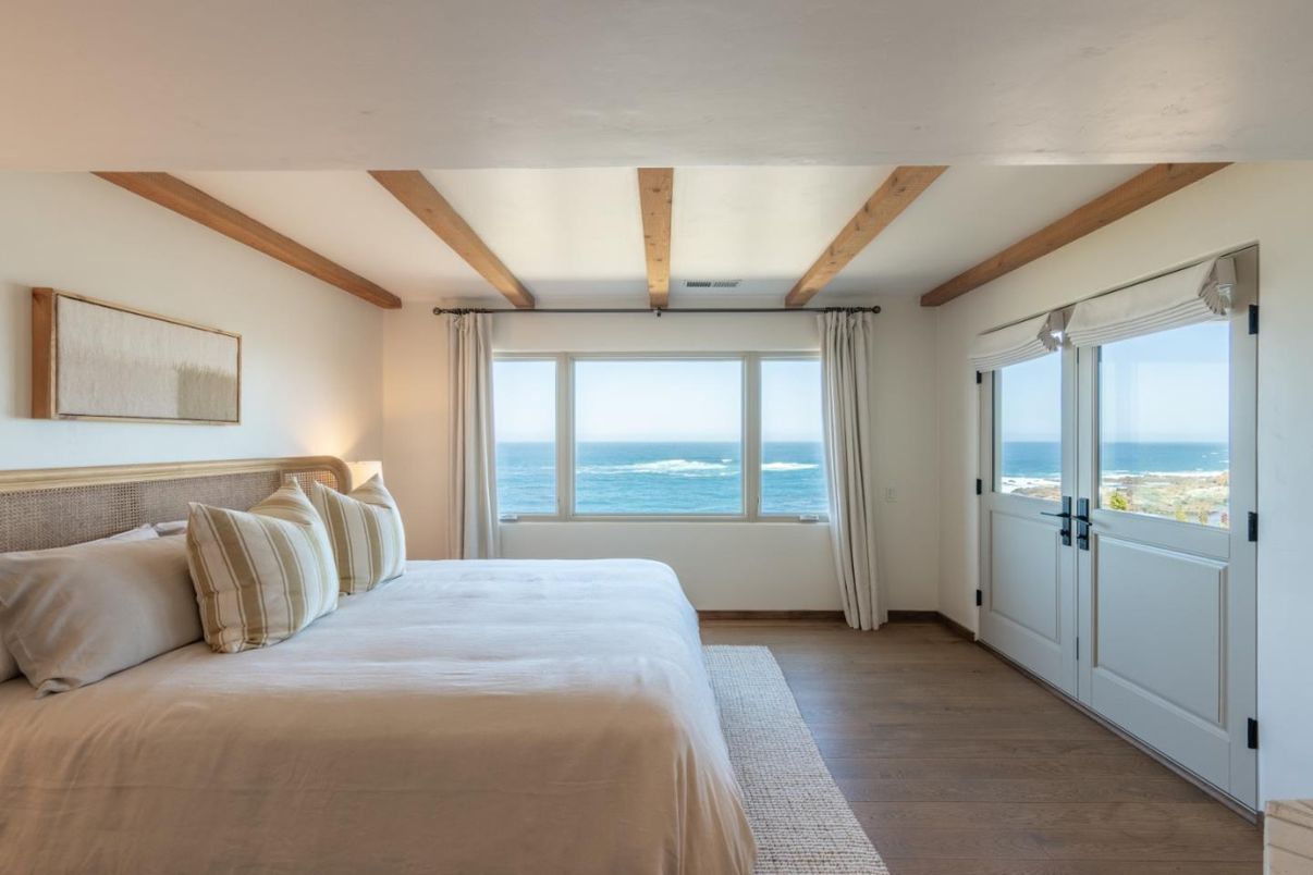 Bedroom, Interior, Water, Wooden Beams, Wood Texture Flooring