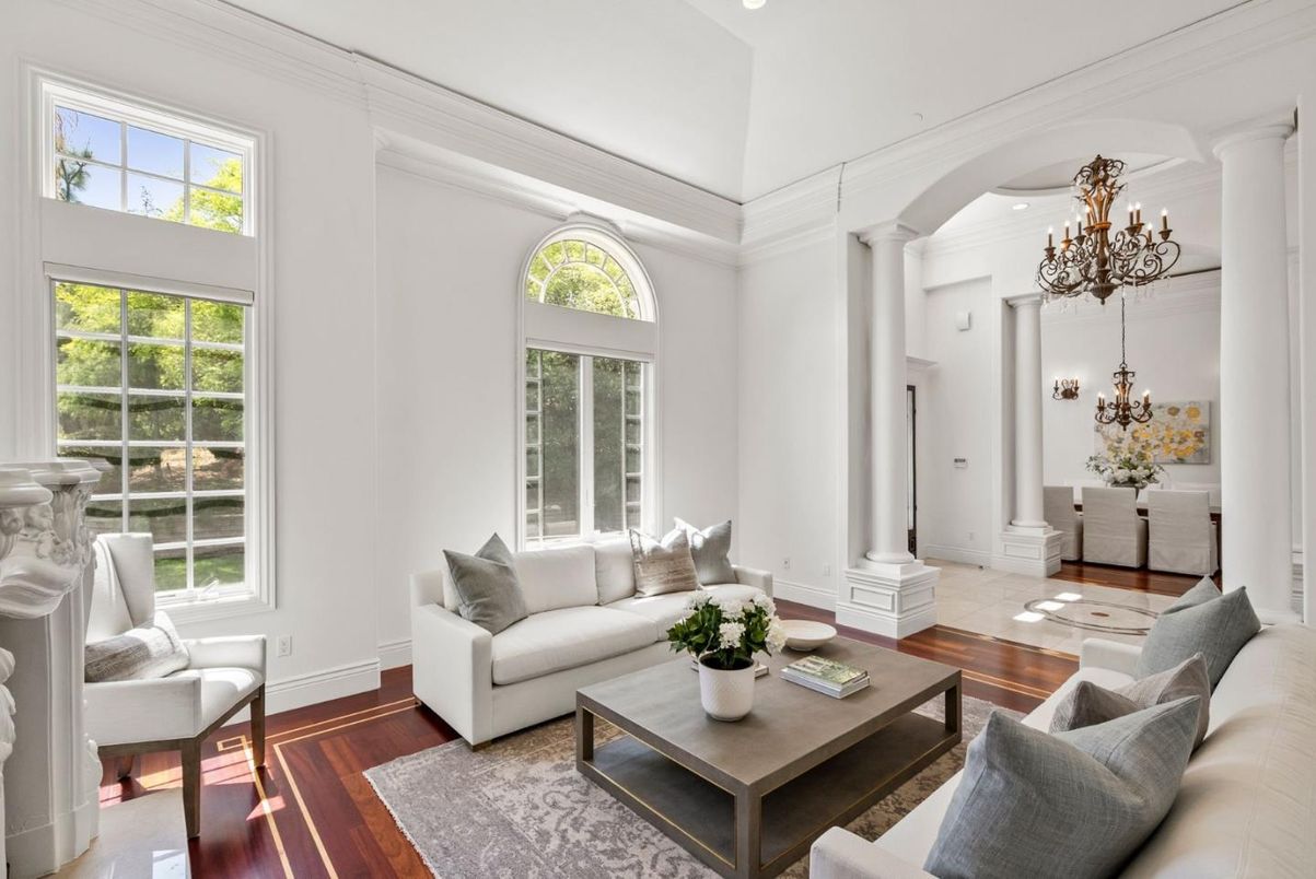 Chandelier, Interior, Living room, Recessed Lighting, Wood Texture Flooring