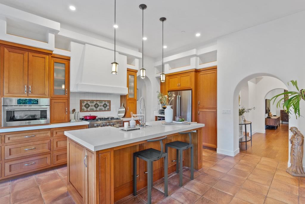 Dining room, Interior, Kitchen, Pendant Lights, Stainless Steel Appliances