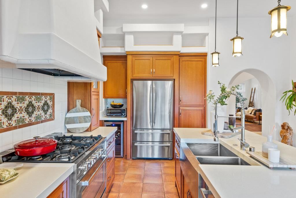 Interior, Kitchen, Living room, Pendant Lights, Recessed Lighting, Stainless Steel Appliances, Wooden Beams
