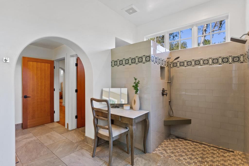 Bathroom, Free Standing Baths, Interior