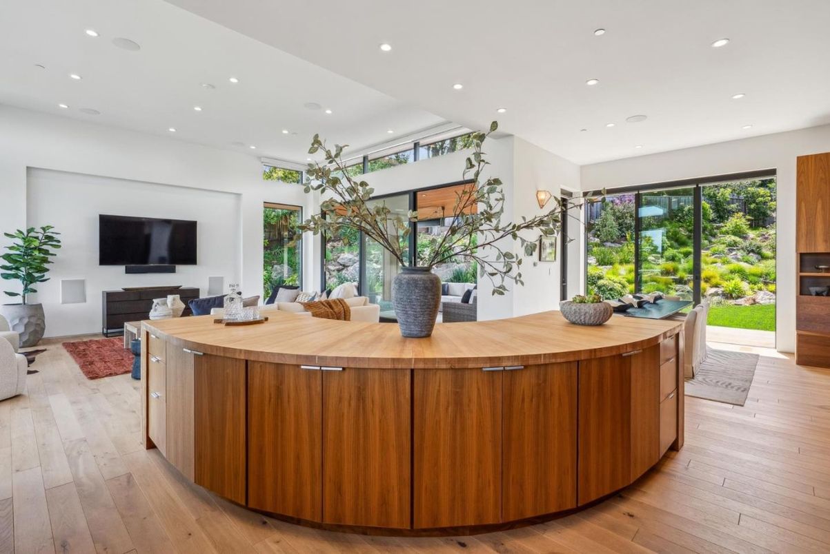 Interior, Living room, Recessed Lighting, Wood Texture Flooring