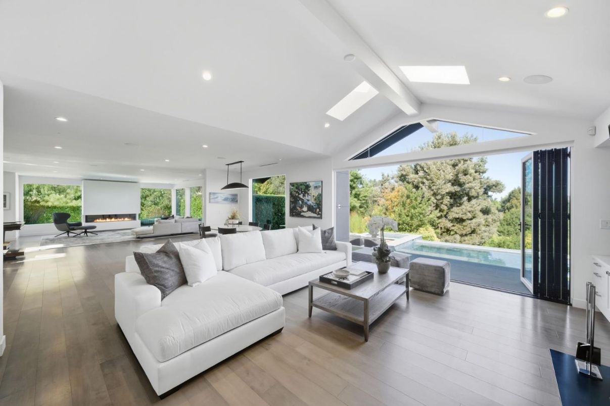 Fireplace, Interior, Living room, Pendant Lights, Recessed Lighting, Wood Texture Flooring