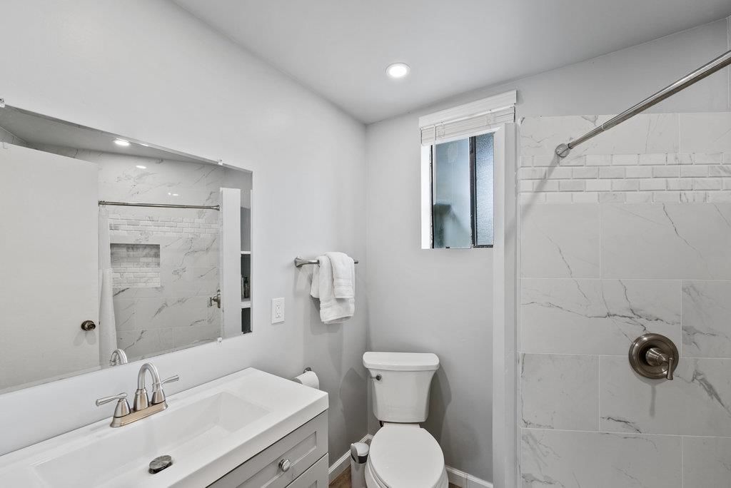 Bathroom, Interior, Marble Walls, Recessed Lighting