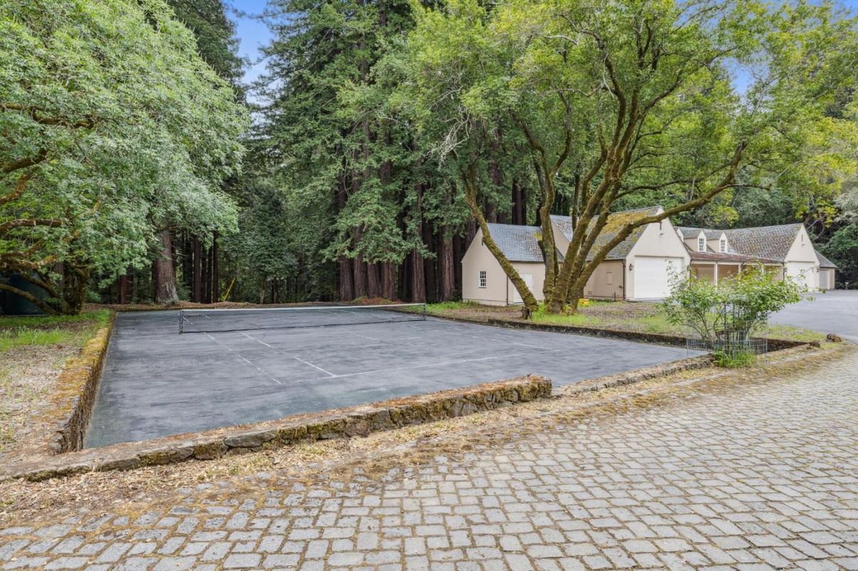 Detached Garage, Exterior, Tennis Courts