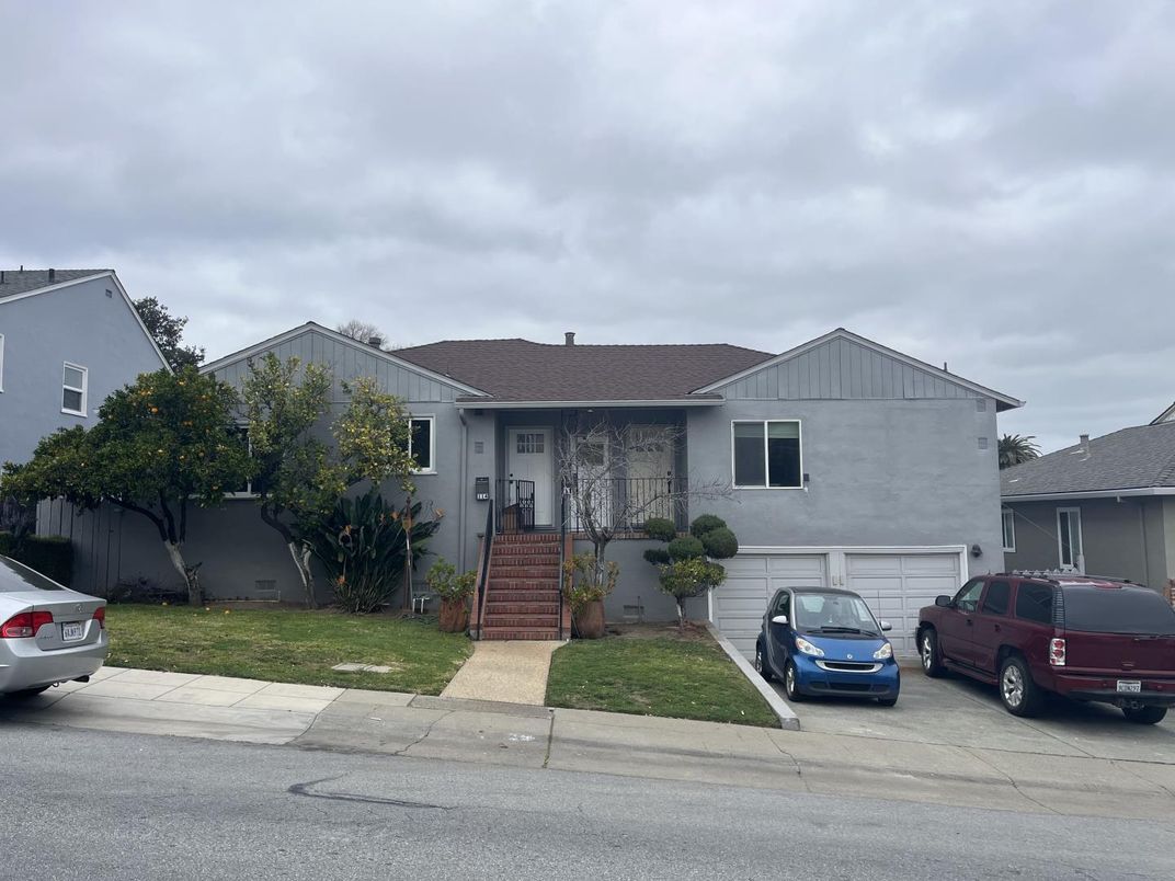 Exterior, Facade, Ranch