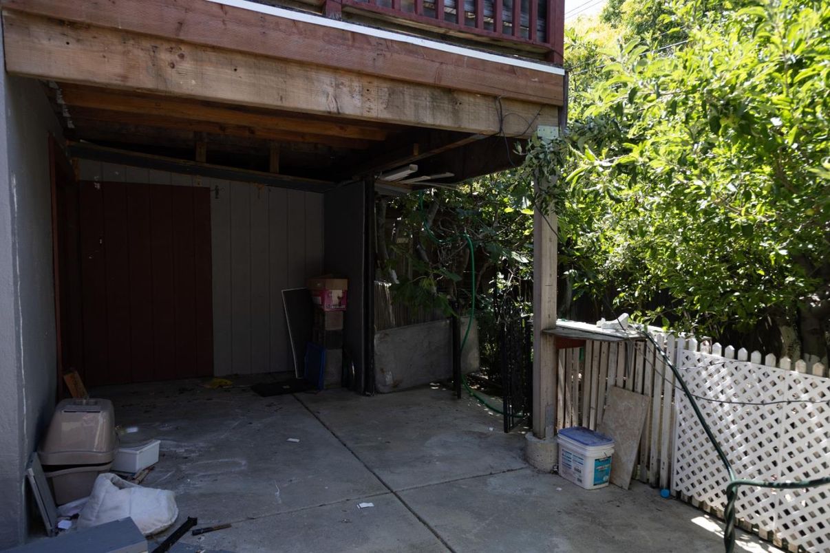 Detached Garage, Exterior