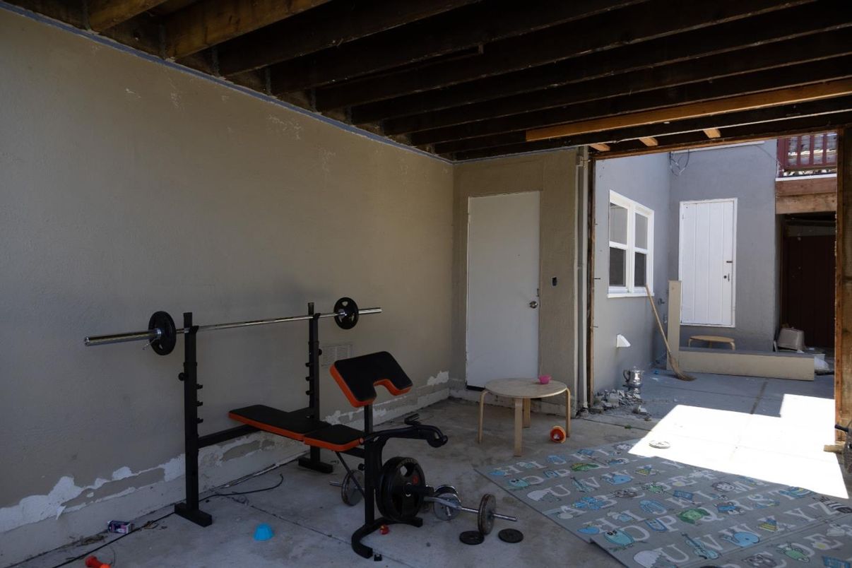 Fitness Equipment, Interior, Wooden Beams