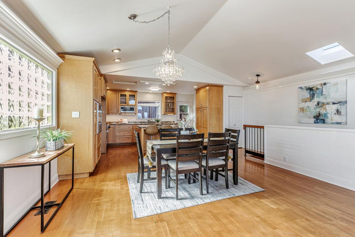 Chandelier, Dining room, Interior, Kitchen, Pendant Lights, Recessed Lighting, Wood Texture Flooring