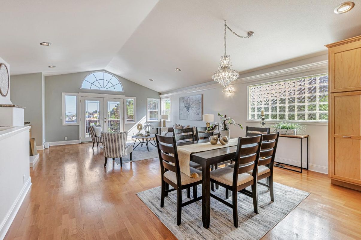 Chandelier, Dining room, Interior, Living room, Recessed Lighting, Wood Texture Flooring