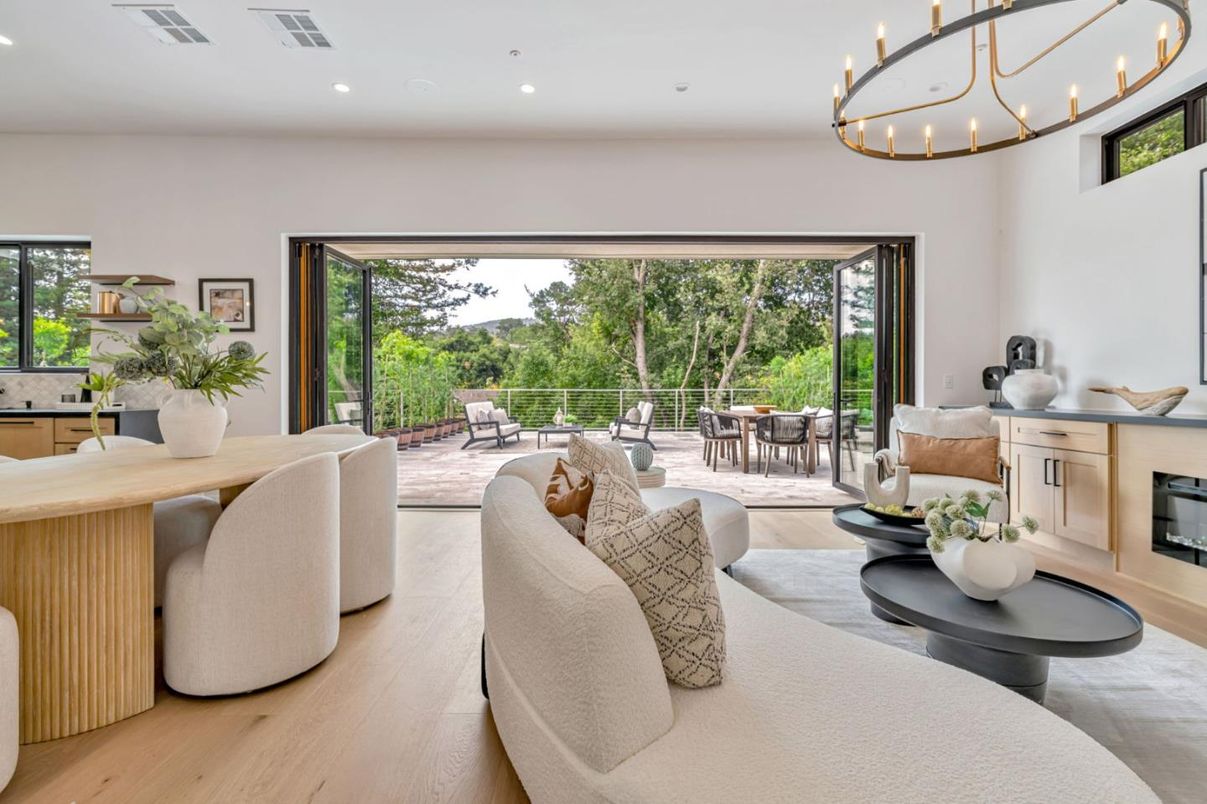 Dining room, Interior, Living room, Pendant Lights, Recessed Lighting, Wood Texture Flooring