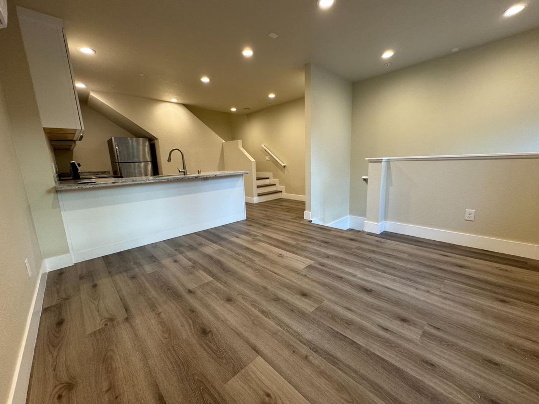 Interior, Recessed Lighting, Wood Texture Flooring