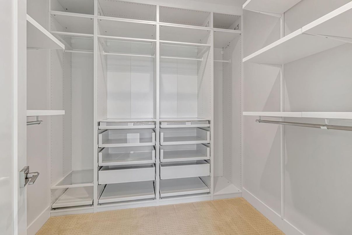 Interior, Walk-in Closets