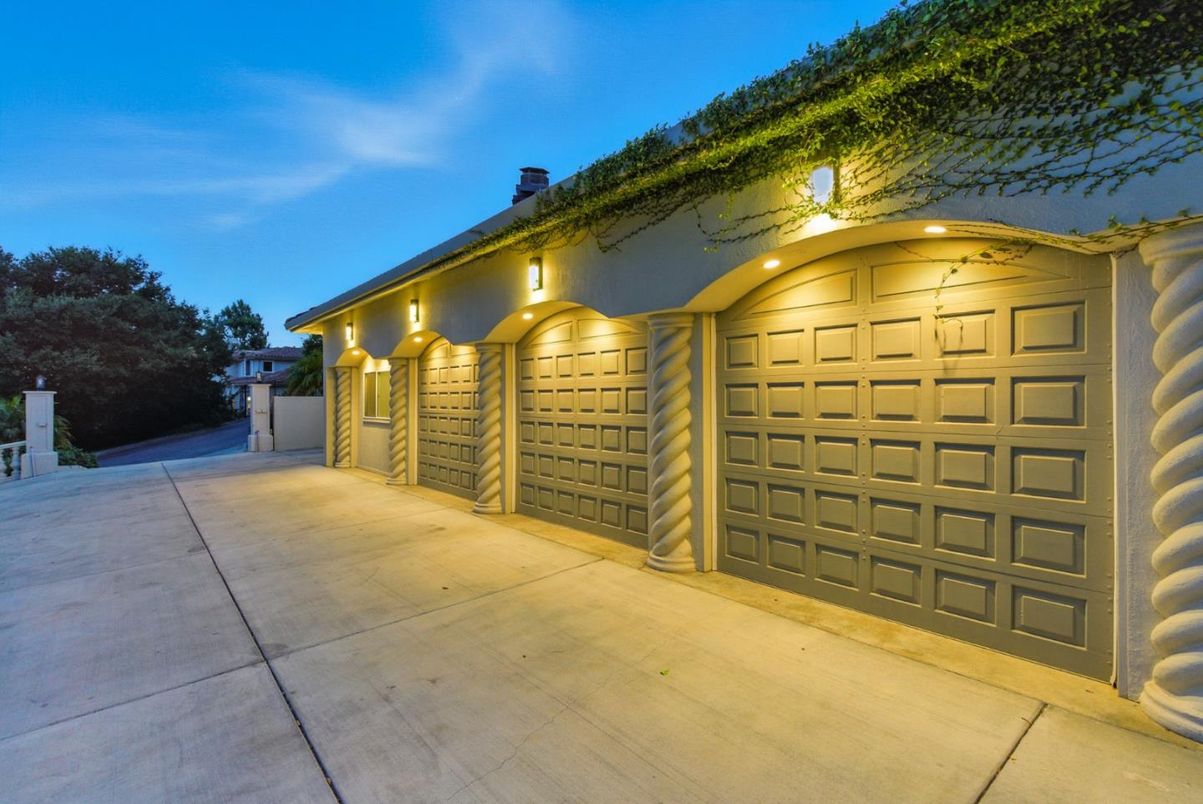 Detached Garage, Exterior