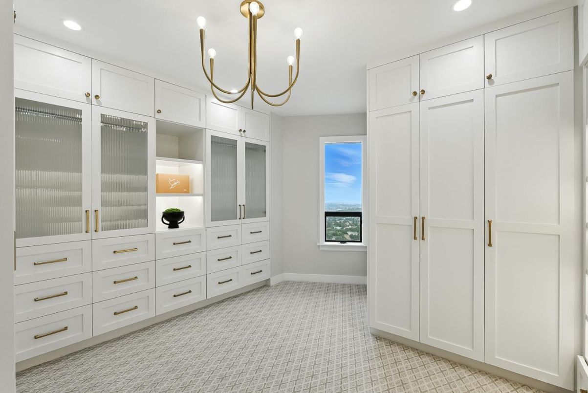 Chandelier, Interior, Recessed Lighting, Walk-in Closets