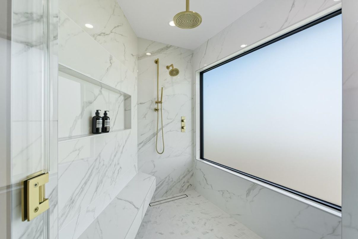 Bathroom, Interior, Marble, Marble Walls, Recessed Lighting