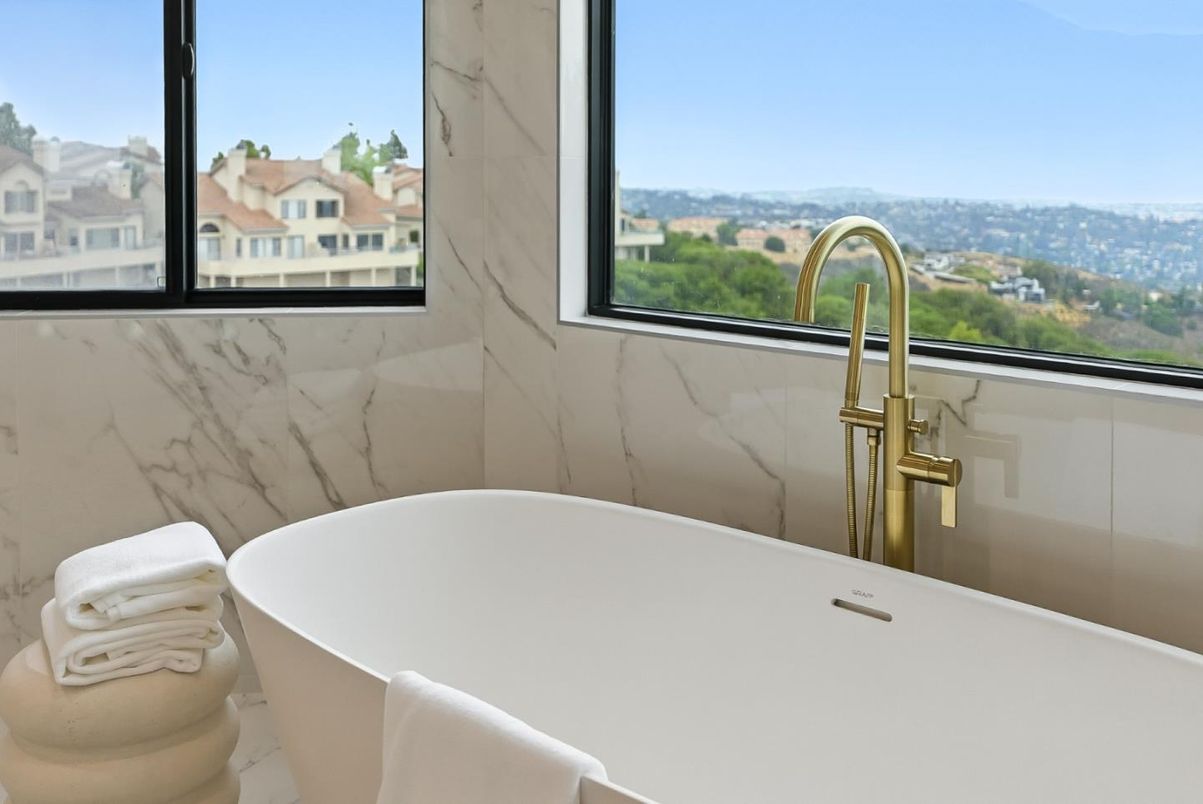 Bathroom, Free Standing Baths, Interior, Marble Walls