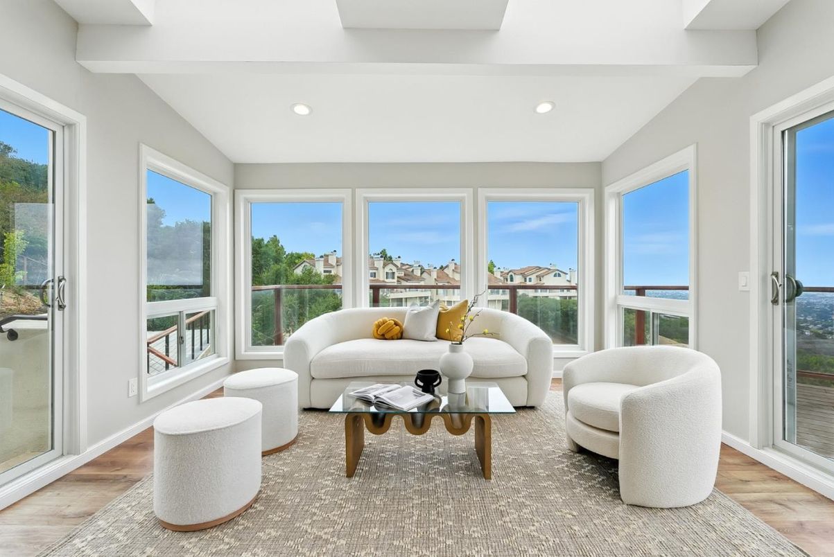 Interior, Living room, Recessed Lighting, Water, Wood Texture Flooring