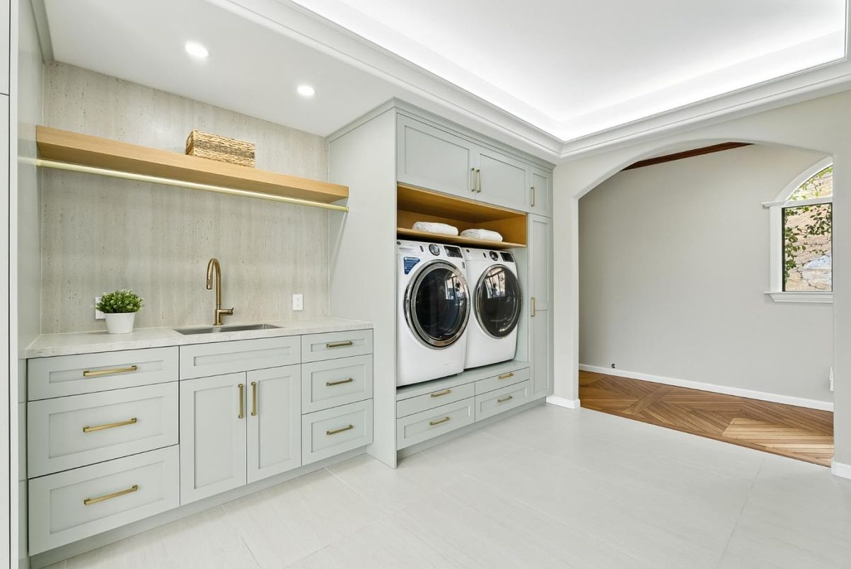 Interior, Recessed Lighting, Utility Closets, Washer, Wood Texture Flooring